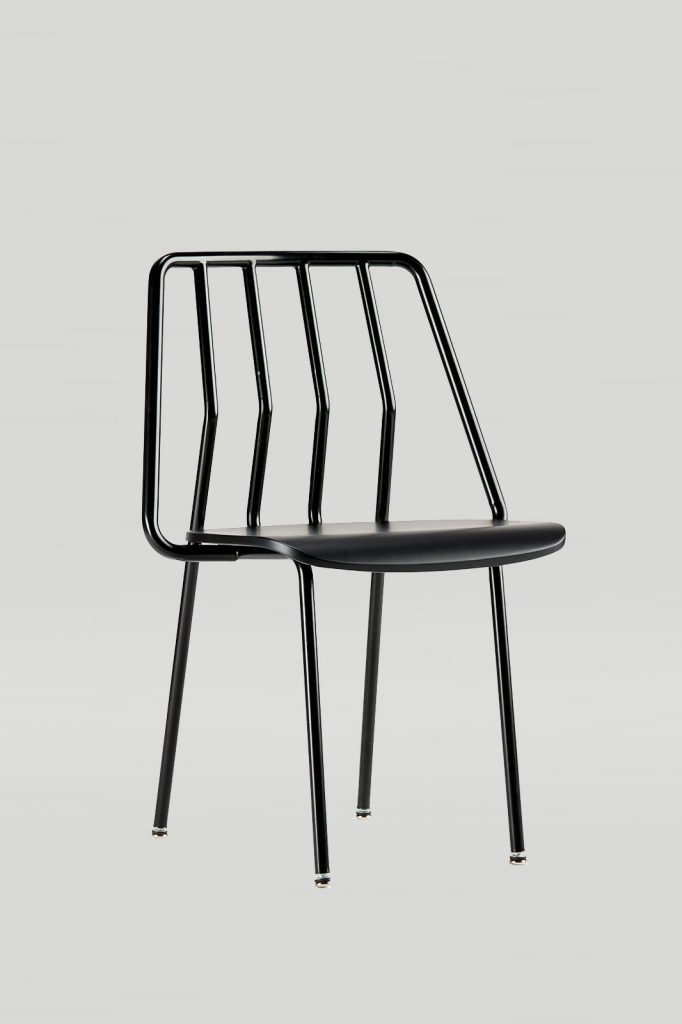 Leo Chair in Ink Black and Black No Grain