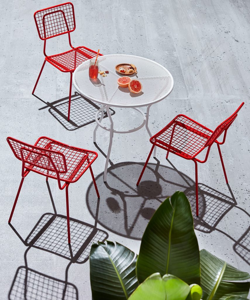 Opla Outdoor Chairs and Tables