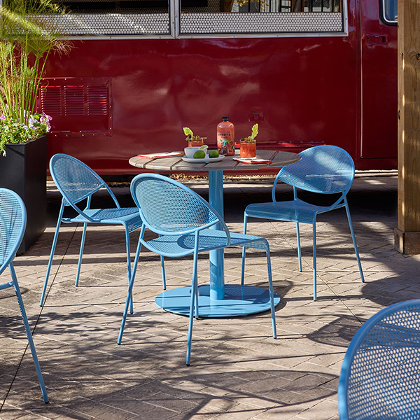 restaurant-outdoor-patio-food-truck-round-pedestal-table-blue-outdoor-chair-sq restaurant-outdoor-patio-food-truck-round-pedestal-table-blue-outdoor-chair-sq