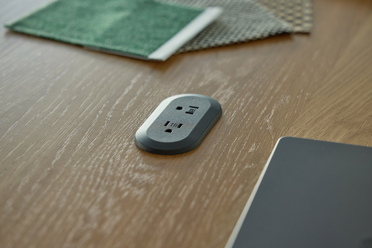 clyde-table-white-oak-integrated-power-detail