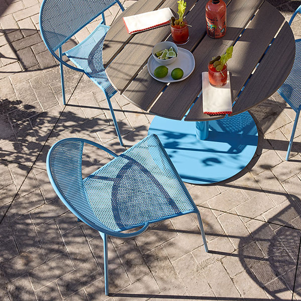 outdoor-patio-overhead-margarita-cocktail-blue-hula-chair-bowen-round-tablesq